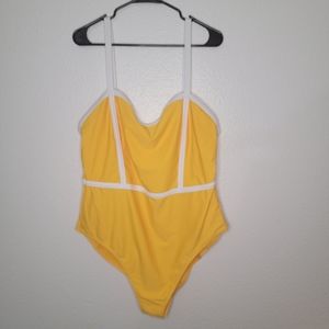 Plus size swimsuit one piece retro yellow Size 2x 18/20 cute summer bright